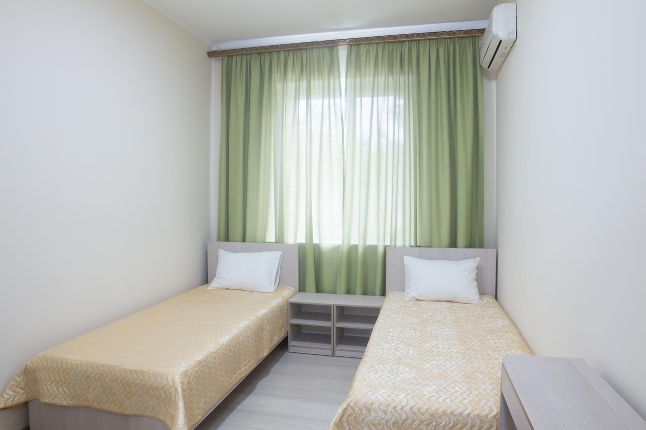 Hotel Alma Ata Zhosaly Exteriör bild